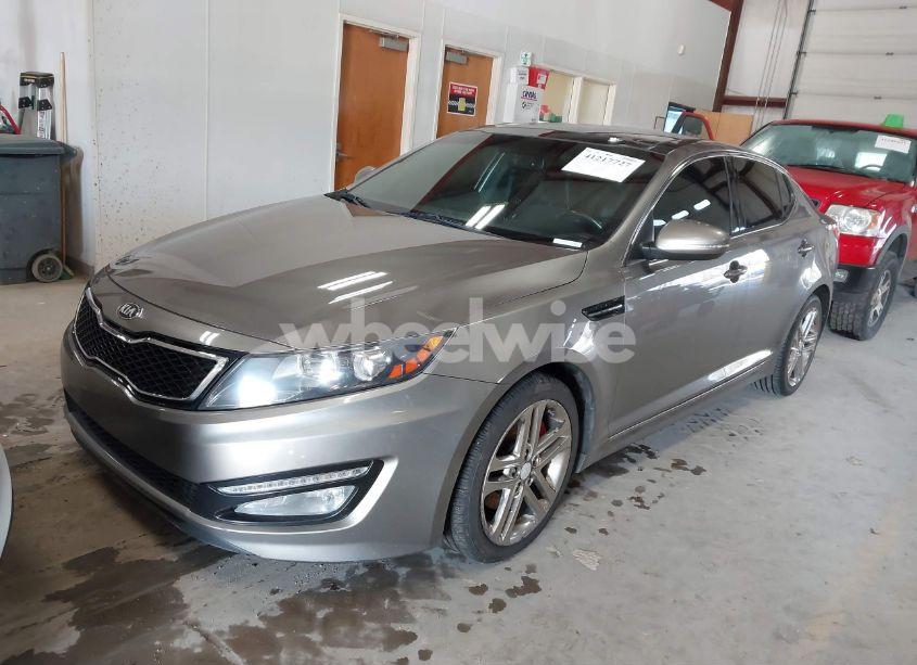 Photo 2 of 2013 Kia Optima SX (VIN 5XXGR4A6XDG104966)
