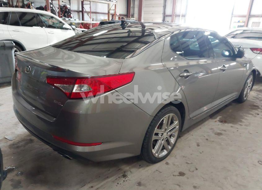Photo 4 of 2013 Kia Optima SX (VIN 5XXGR4A6XDG104966)