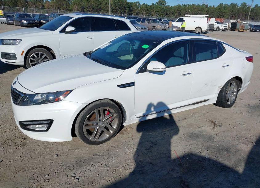 Photo 2 of 2013 Kia Optima SX (VIN 5XXGR4A6XDG127471)