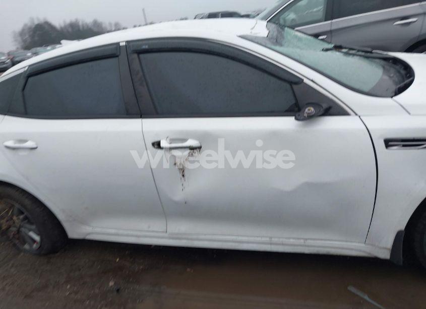 Photo 13 of 2016 Kia Optima LX TURBO (VIN 5XXGT4L10GG081513)