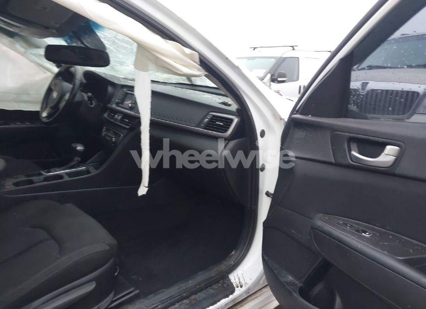 Photo 5 of 2016 Kia Optima LX TURBO (VIN 5XXGT4L10GG081513)