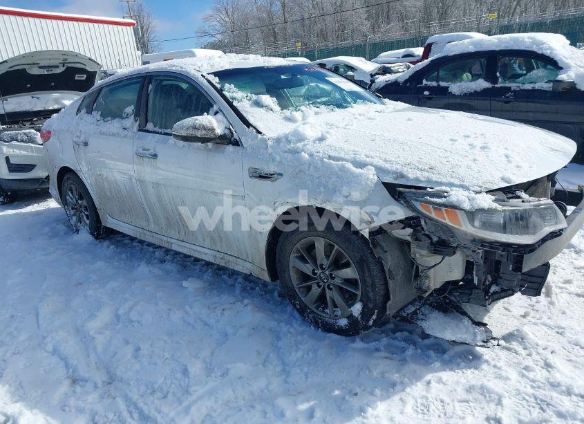 2017 Kia Optima (VIN 5XXGT4L10HG129691) main photo