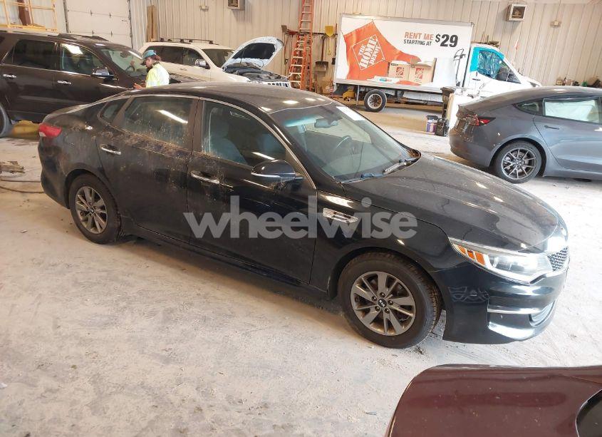 2016 Kia Optima LX TURBO (VIN 5XXGT4L11GG009655) main photo