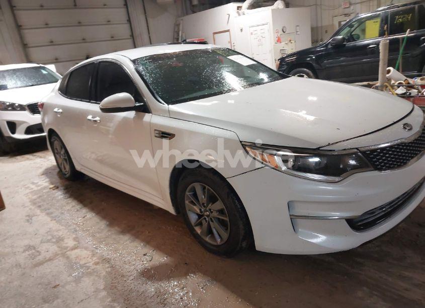2018 Kia Optima LX TURBO (VIN 5XXGT4L11JG179408) main photo