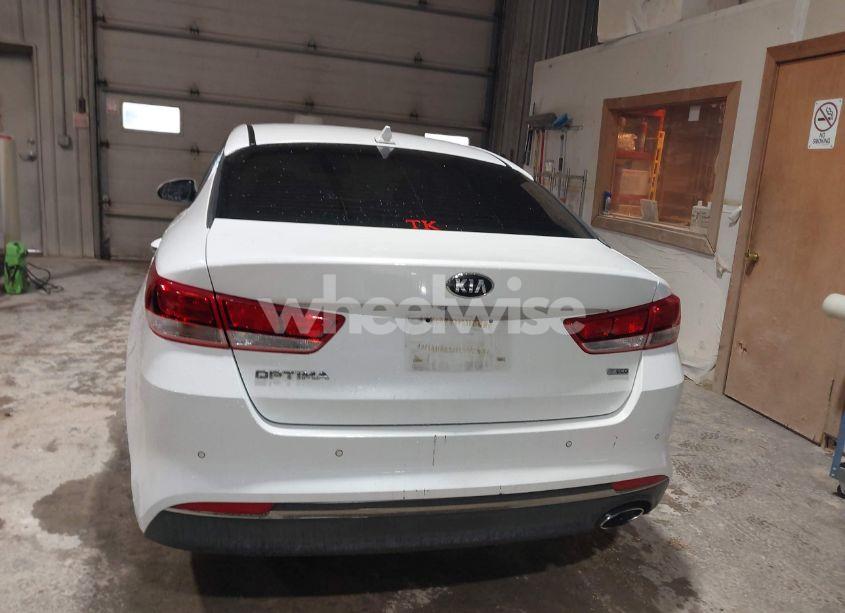 Photo 16 of 2018 Kia Optima LX TURBO (VIN 5XXGT4L11JG179408)