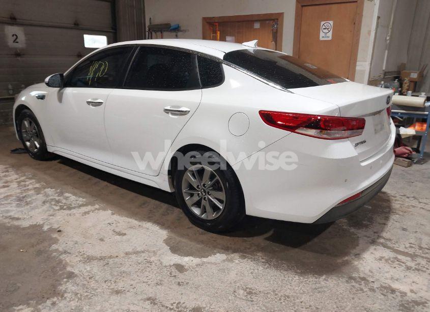 Photo 3 of 2018 Kia Optima LX TURBO (VIN 5XXGT4L11JG179408)