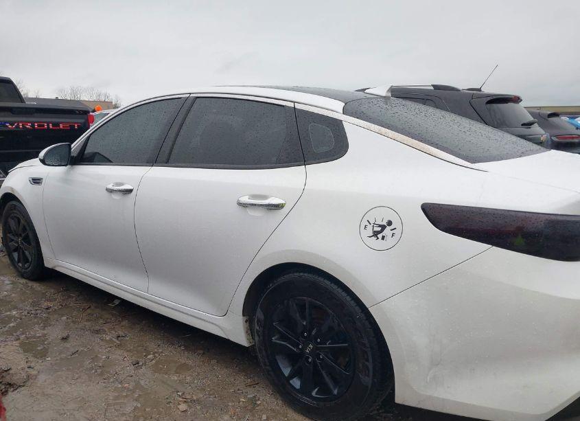 Photo 15 of 2016 Kia Optima LX TURBO (VIN 5XXGT4L12GG002570)