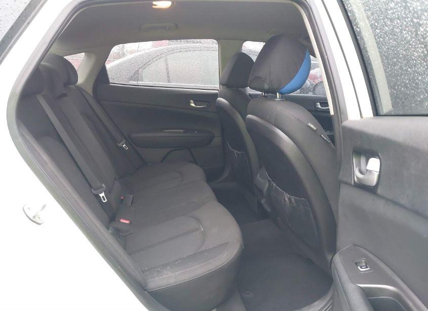 Photo 8 of 2016 Kia Optima LX TURBO (VIN 5XXGT4L12GG002570)