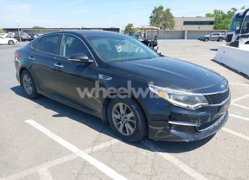2016 Kia Optima LX TURBO (VIN 5XXGT4L12GG077169) main photo