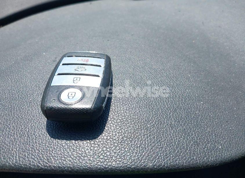 Photo 11 of 2016 Kia Optima LX TURBO (VIN 5XXGT4L12GG077169)