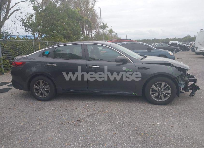 Photo 13 of 2017 Kia Optima LX TURBO (VIN 5XXGT4L13HG176701)