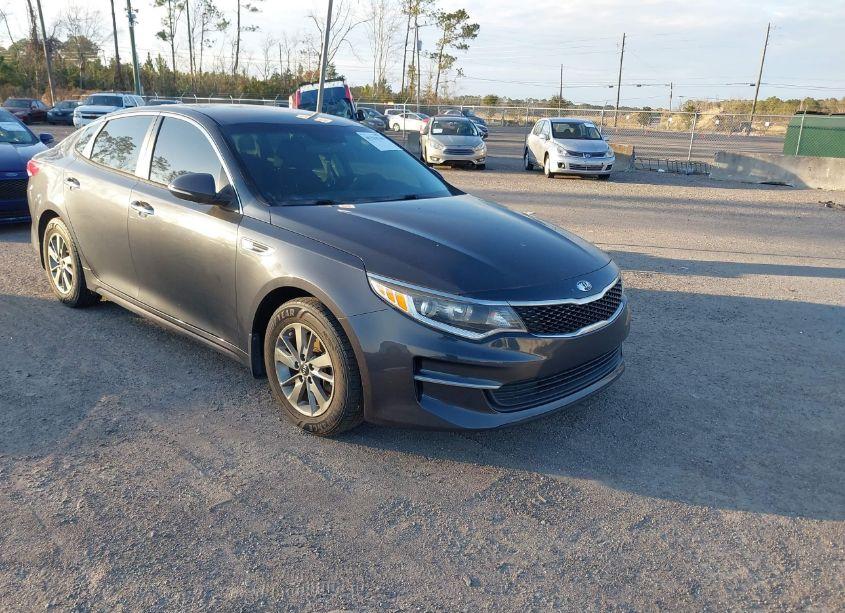 2017 Kia Optima LX TURBO (VIN 5XXGT4L15HG128813) main photo