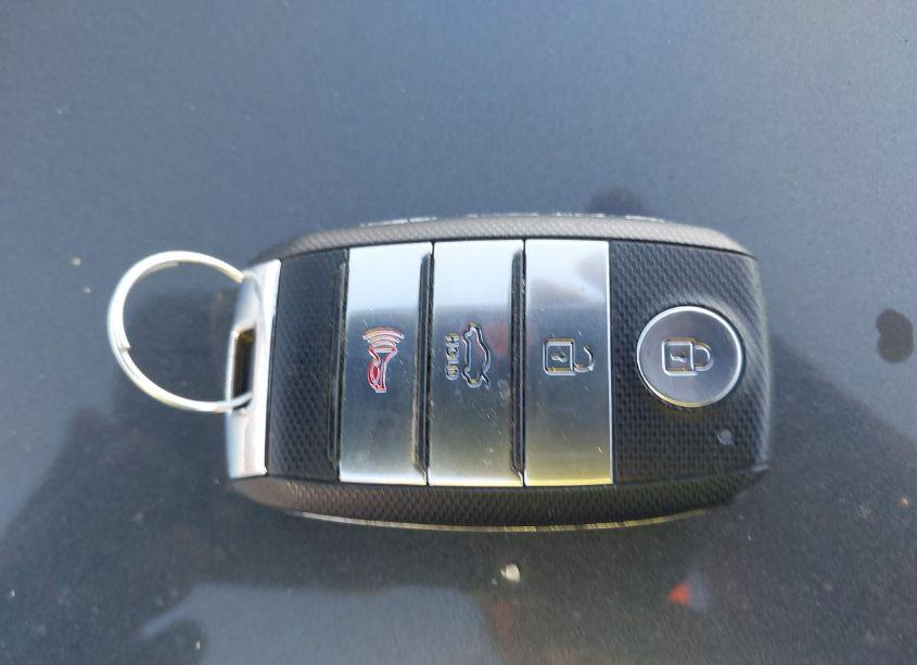 Photo 11 of 2017 Kia Optima LX TURBO (VIN 5XXGT4L15HG128813)