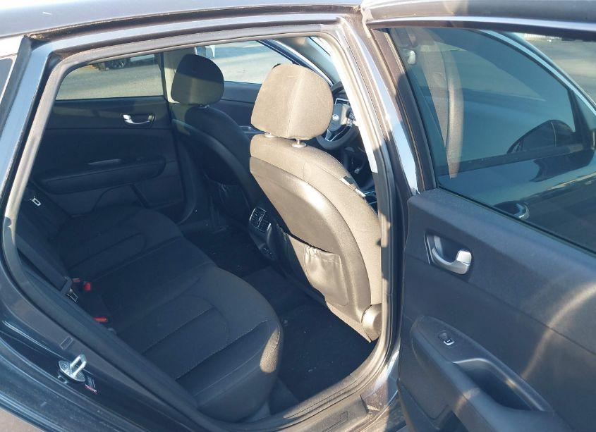 Photo 8 of 2017 Kia Optima LX TURBO (VIN 5XXGT4L15HG128813)