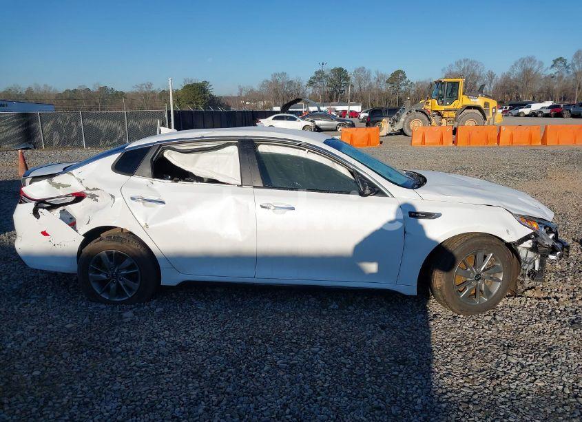 Photo 13 of 2017 Kia Optima LX TURBO (VIN 5XXGT4L15HG172231)