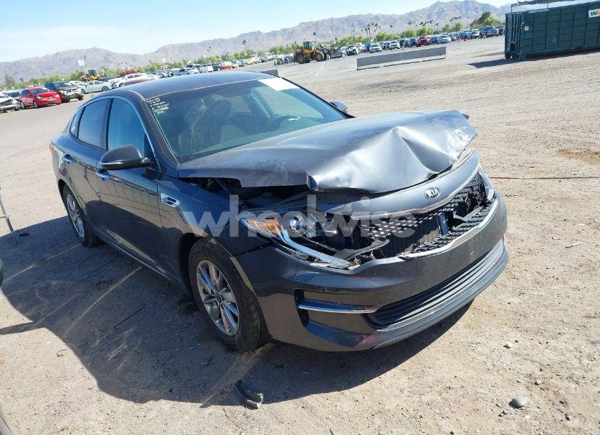 2017 Kia Optima LX TURBO (VIN 5XXGT4L18HG151230) main photo