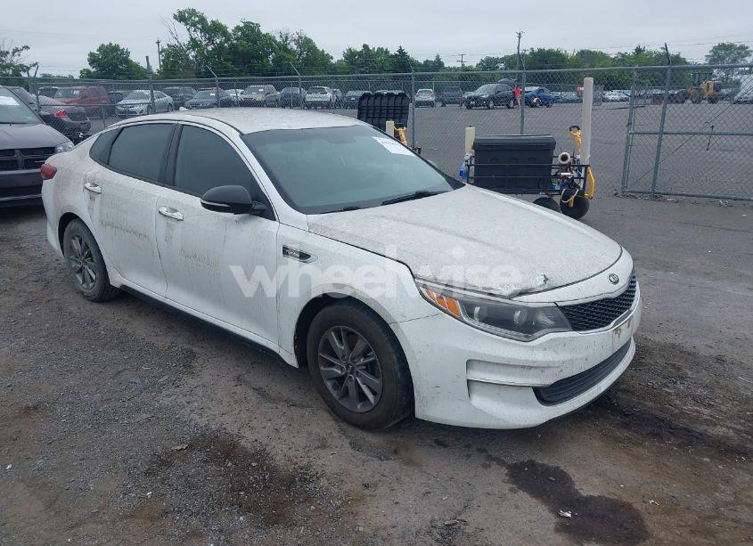 2017 Kia Optima LX TURBO (VIN 5XXGT4L18HG171039) main photo