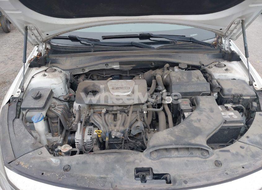 Photo 10 of 2017 Kia Optima LX TURBO (VIN 5XXGT4L18HG171039)