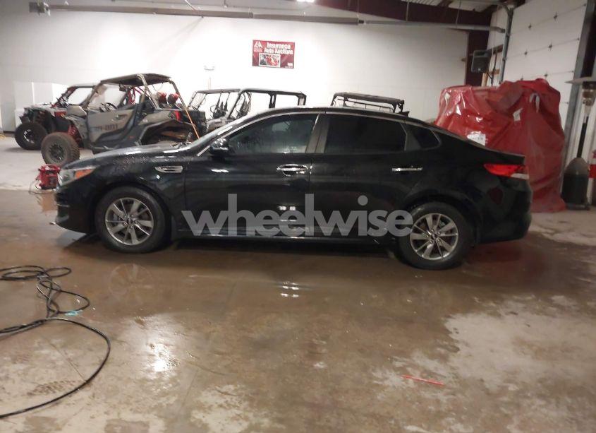 Photo 14 of 2018 Kia Optima LX TURBO (VIN 5XXGT4L19JG193623)