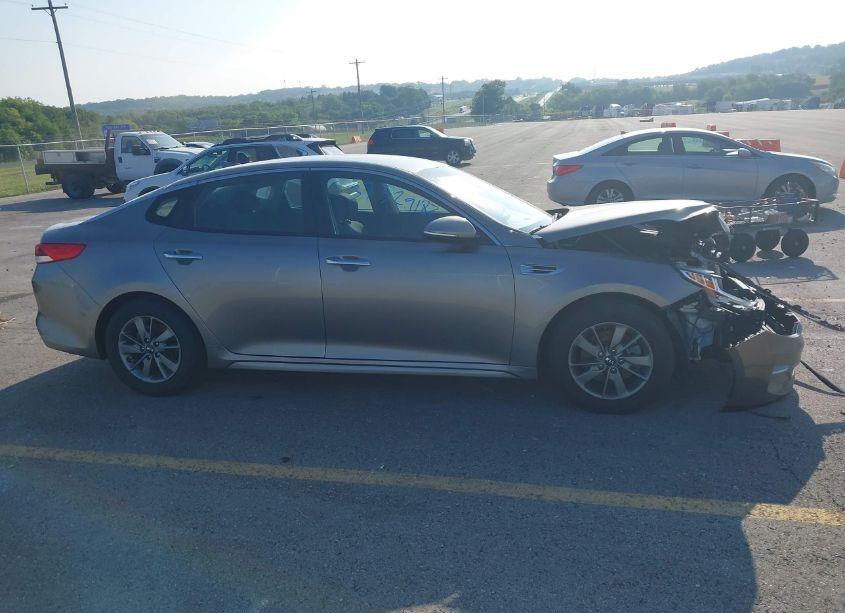 Photo 13 of 2016 Kia Optima LX TURBO (VIN 5XXGT4L1XGG034960)