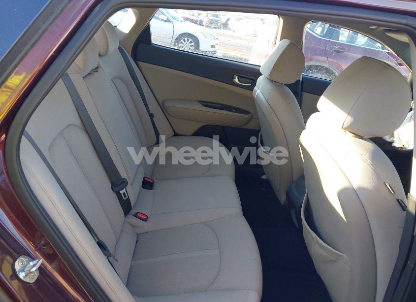 Photo 8 of 2016 Kia Optima LX (VIN 5XXGT4L30GG004724)