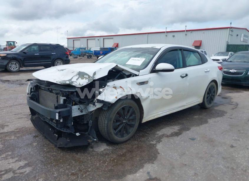 Photo 2 of 2016 Kia Optima LX (VIN 5XXGT4L30GG005856)