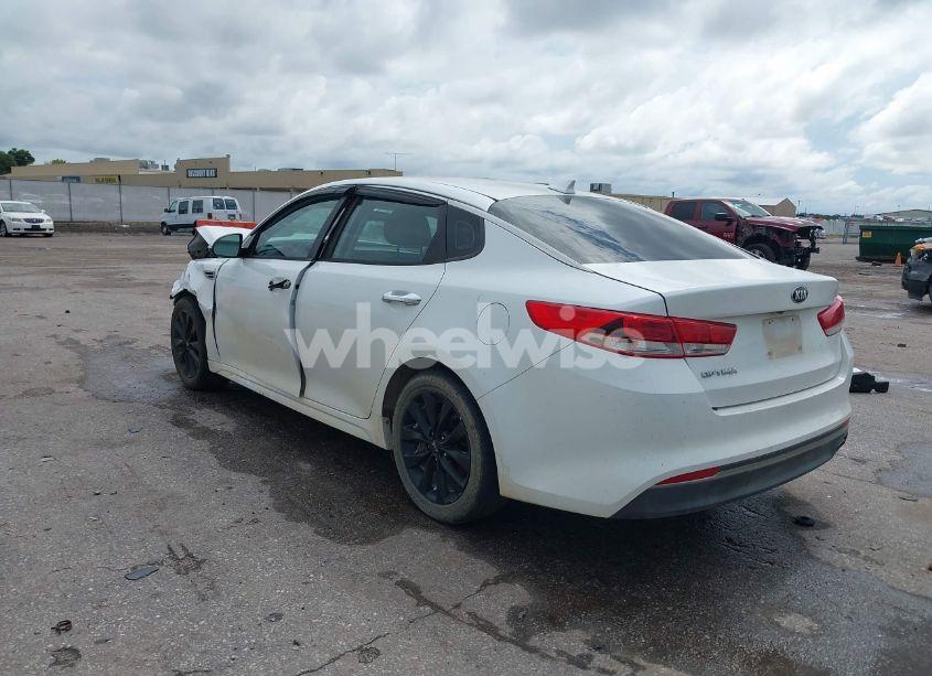 Photo 3 of 2016 Kia Optima LX (VIN 5XXGT4L30GG005856)