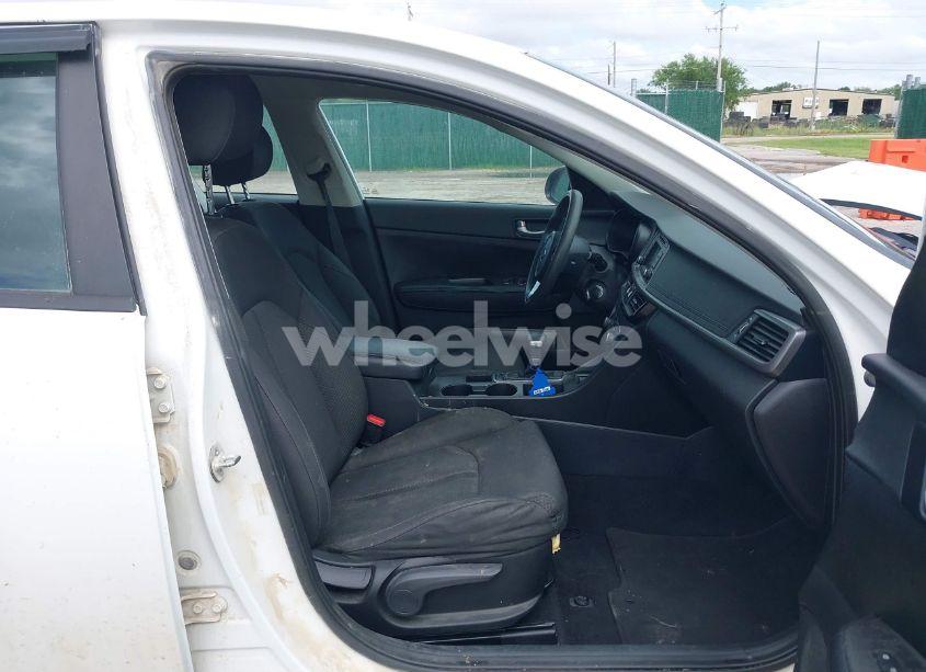 Photo 5 of 2016 Kia Optima LX (VIN 5XXGT4L30GG005856)