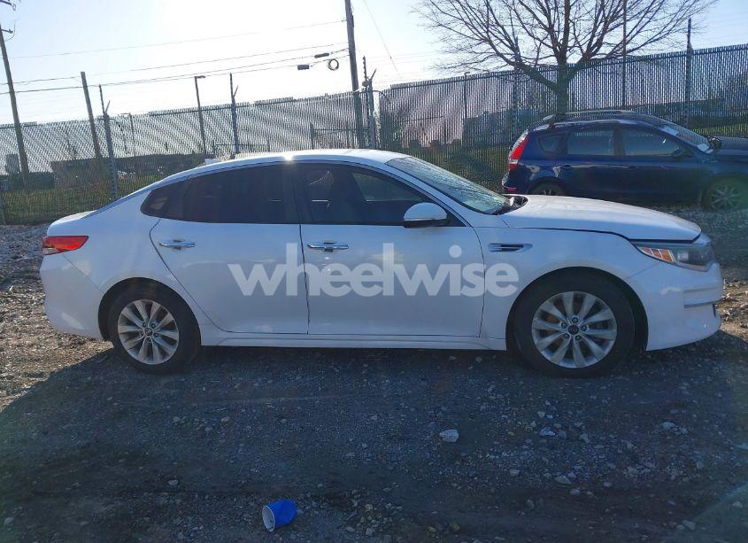 Photo 12 of 2016 Kia Optima LX (VIN 5XXGT4L30GG007333)