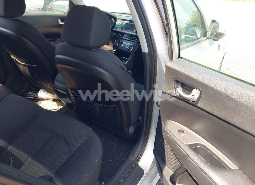 Photo 8 of 2016 Kia Optima LX (VIN 5XXGT4L30GG009177)