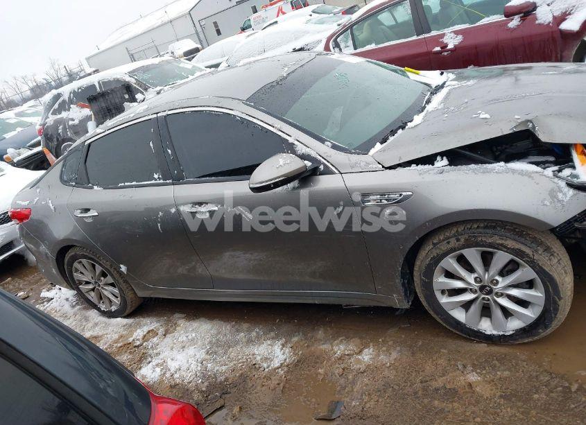 Photo 14 of 2016 Kia Optima LX (VIN 5XXGT4L30GG016985)