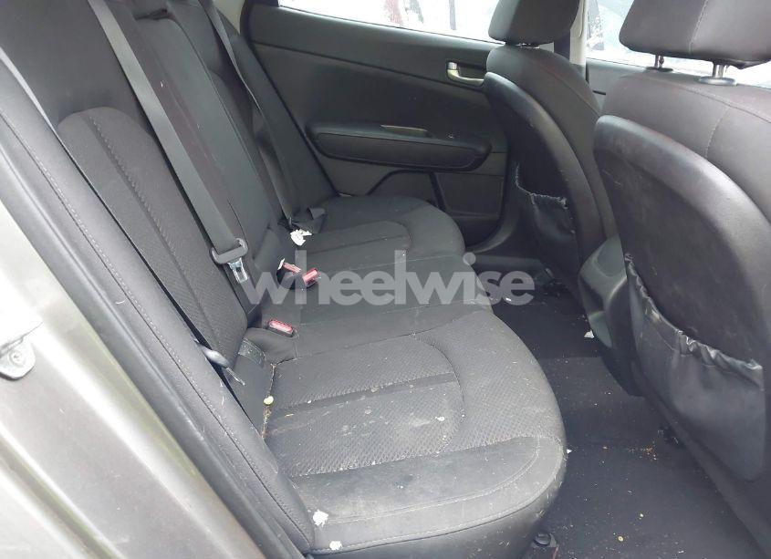 Photo 8 of 2016 Kia Optima LX (VIN 5XXGT4L30GG016985)