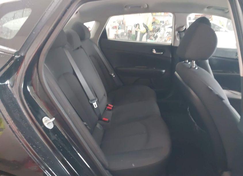 Photo 8 of 2016 Kia Optima LX (VIN 5XXGT4L30GG028506)