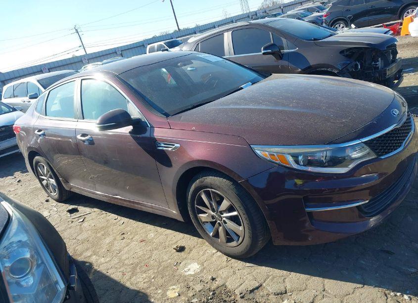 Photo 13 of 2016 Kia Optima LX (VIN 5XXGT4L30GG030286)