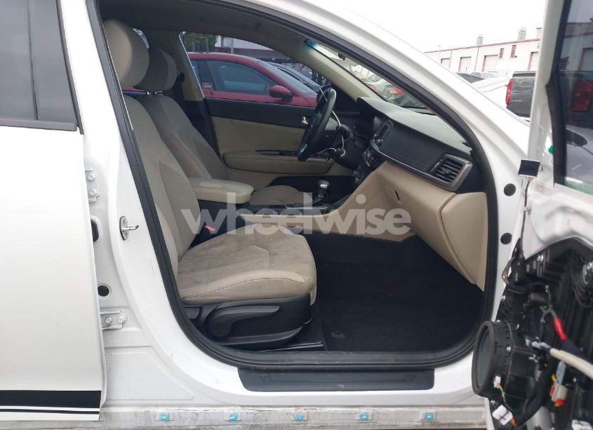 Photo 5 of 2016 Kia Optima LX (VIN 5XXGT4L30GG060095)