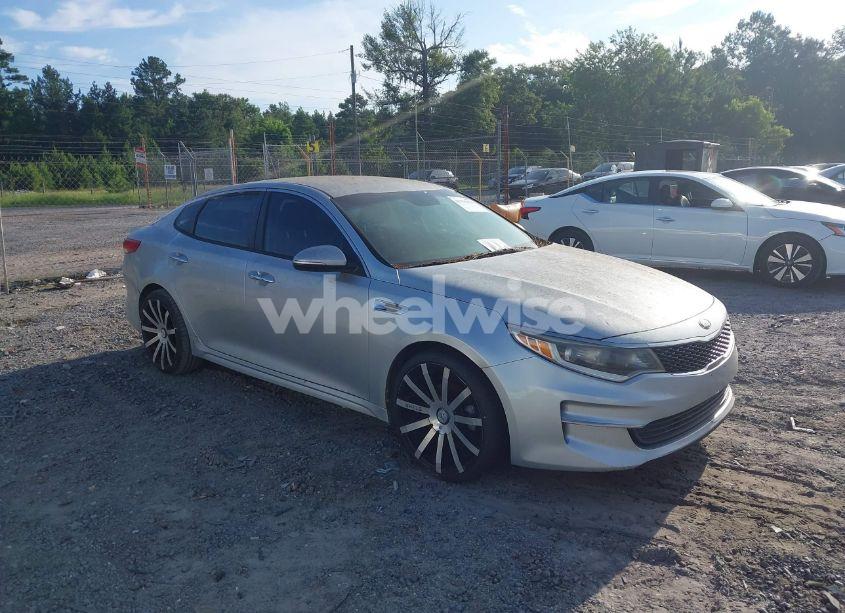 2016 Kia Optima LX (VIN 5XXGT4L30GG065152) main photo