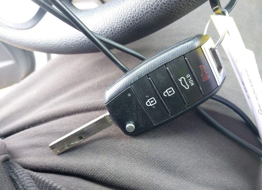 Photo 11 of 2016 Kia Optima LX (VIN 5XXGT4L30GG080718)