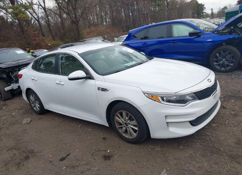 Photo 13 of 2016 Kia Optima LX (VIN 5XXGT4L30GG080718)