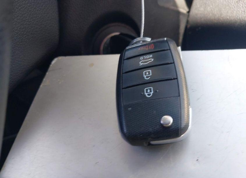 Photo 11 of 2016 Kia Optima LX (VIN 5XXGT4L30GG088284)