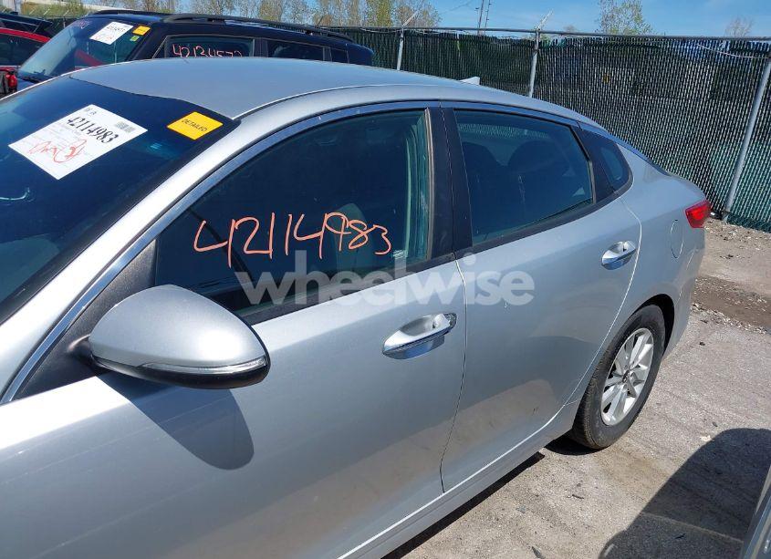 Photo 14 of 2016 Kia Optima LX (VIN 5XXGT4L30GG093775)