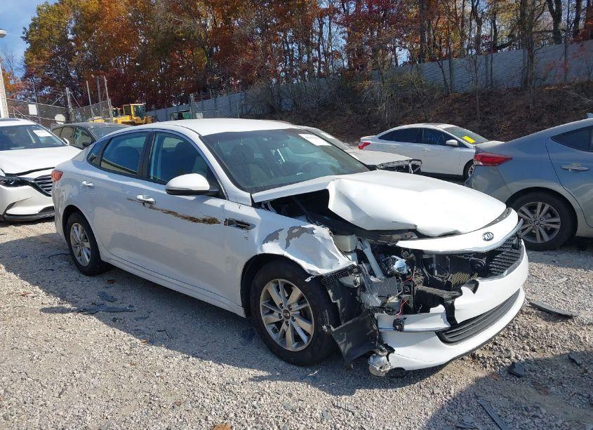 2016 Kia Optima LX (VIN 5XXGT4L30GG098393) main photo