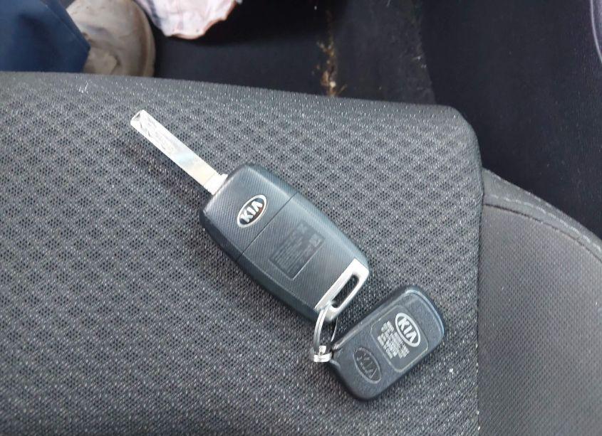 Photo 11 of 2016 Kia Optima LX (VIN 5XXGT4L30GG098393)