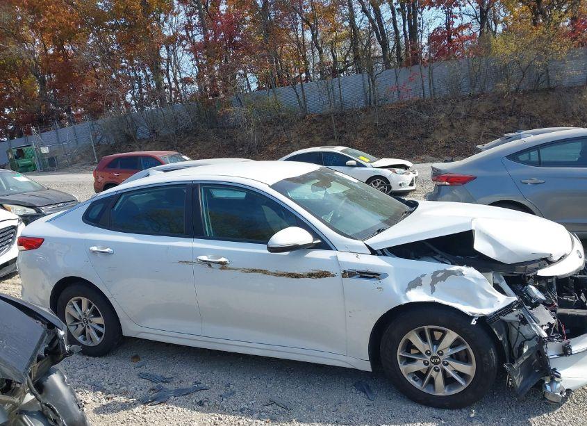 Photo 14 of 2016 Kia Optima LX (VIN 5XXGT4L30GG098393)