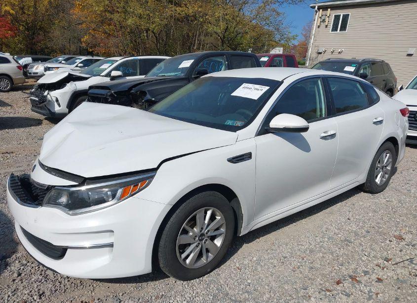 Photo 2 of 2016 Kia Optima LX (VIN 5XXGT4L30GG098393)