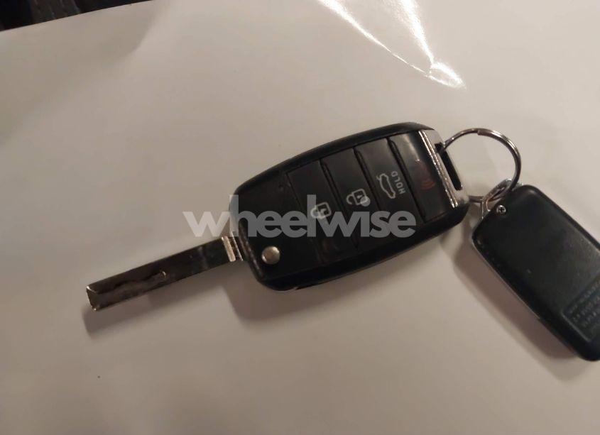 Photo 11 of 2016 Kia Optima LX (VIN 5XXGT4L30GG099561)