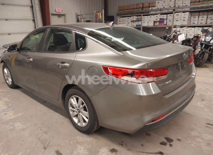 Photo 3 of 2016 Kia Optima LX (VIN 5XXGT4L30GG099561)