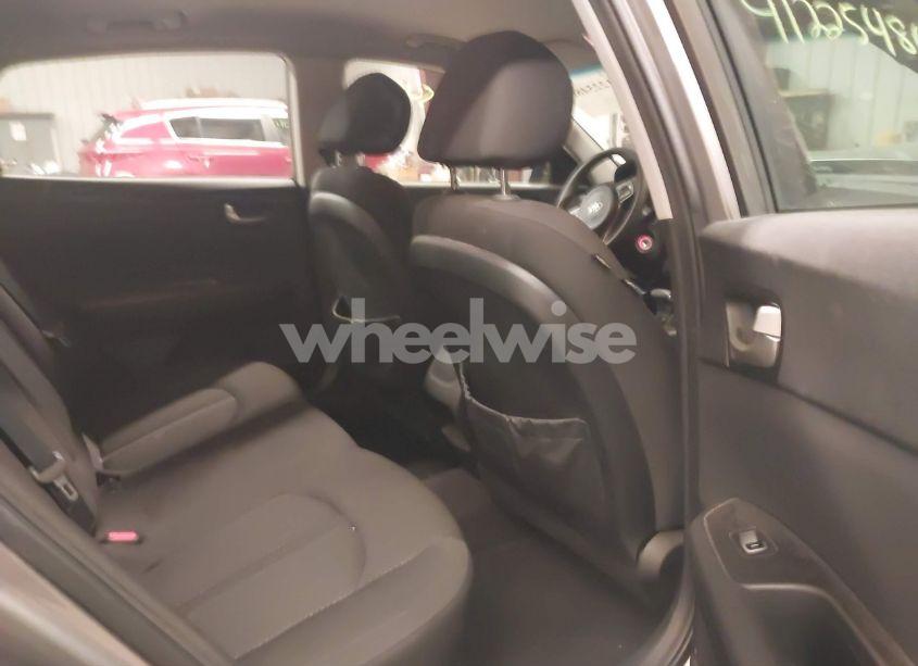 Photo 8 of 2016 Kia Optima LX (VIN 5XXGT4L30GG099561)