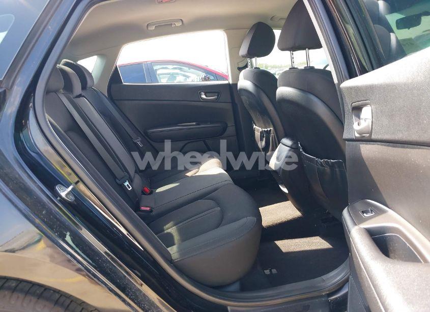 Photo 8 of 2016 Kia Optima LX (VIN 5XXGT4L30GG110123)