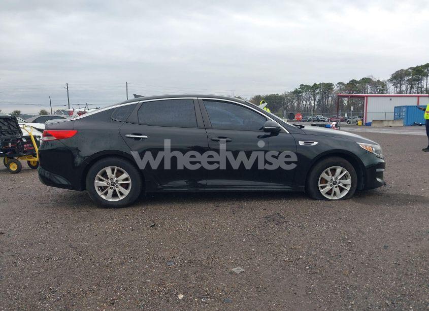 Photo 13 of 2016 Kia Optima LX (VIN 5XXGT4L30GG111711)