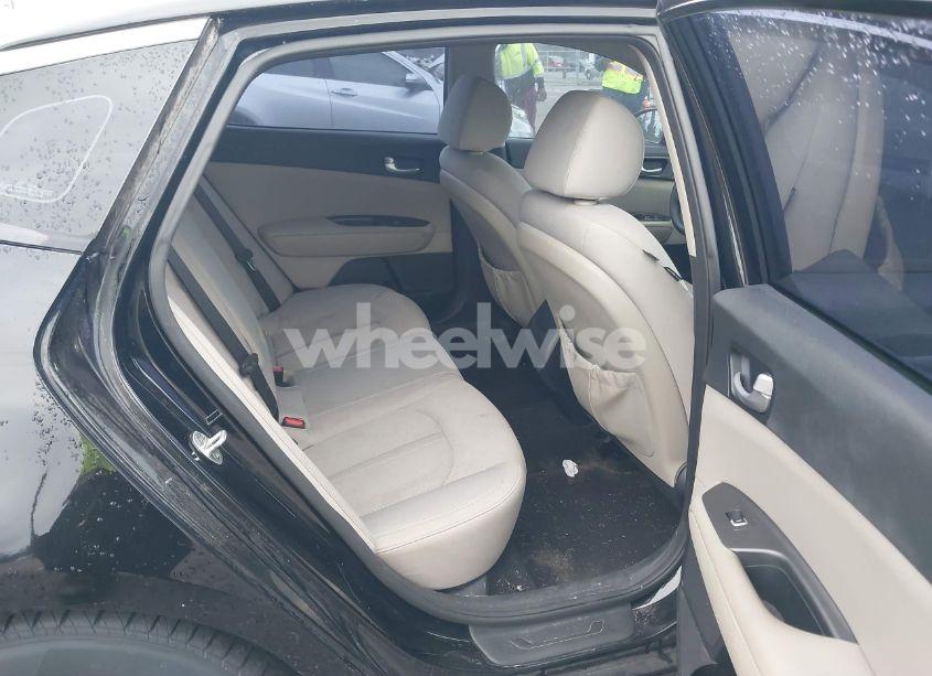 Photo 8 of 2016 Kia Optima LX (VIN 5XXGT4L30GG111711)